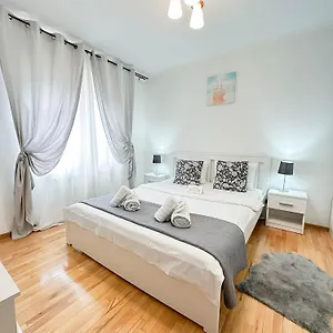  Apartment Sunrise Center